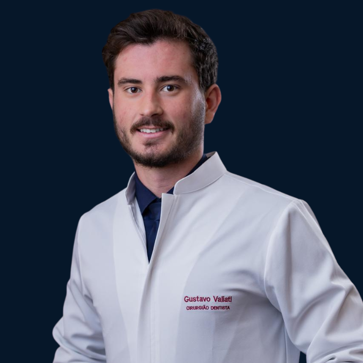 Dr. Gustavo Valiati em retrato profissional